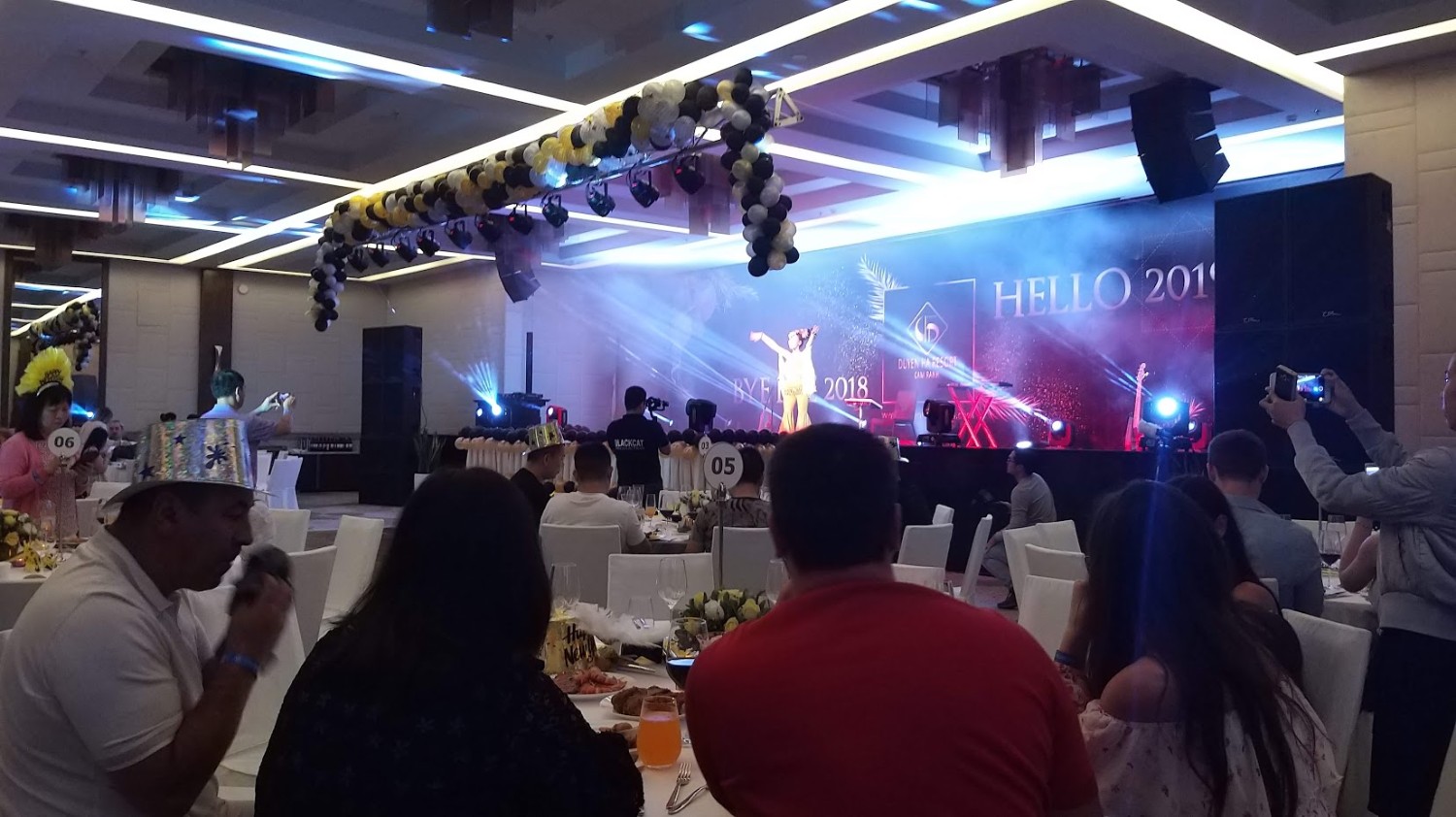 Year End Party-Đoàn Nga