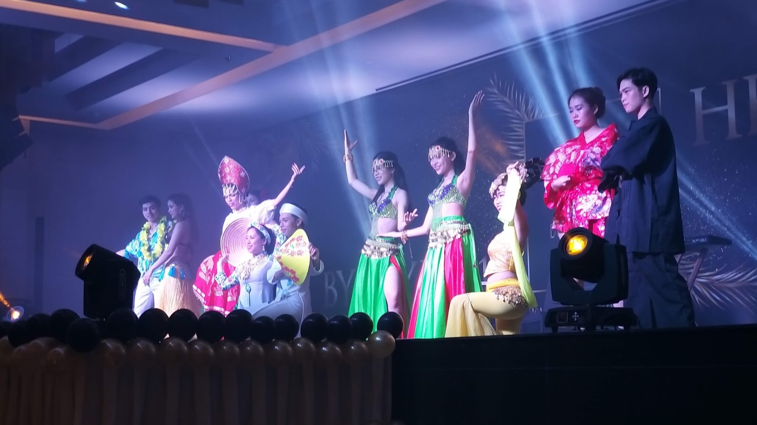 Year End Party-Đoàn Nga